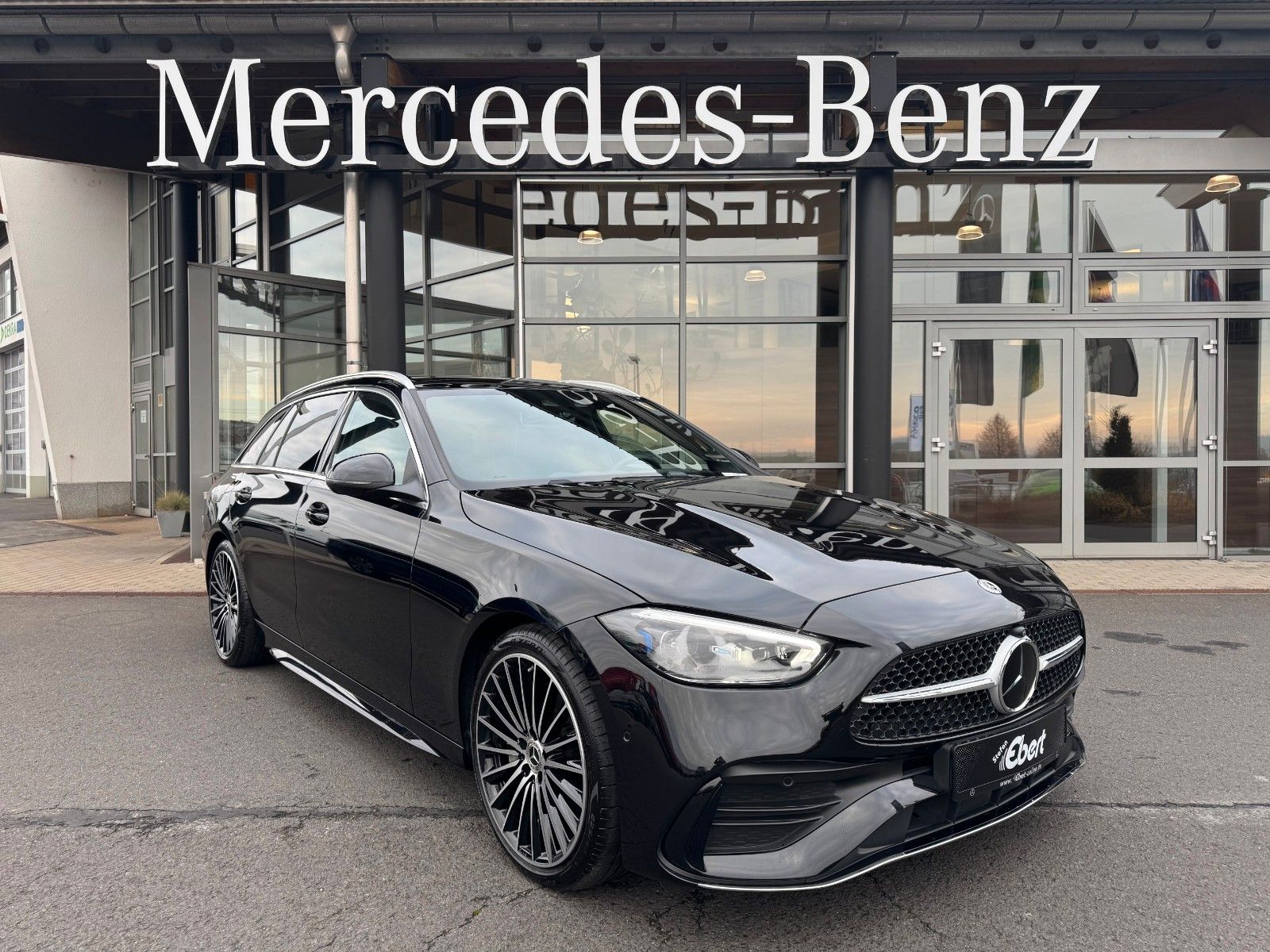 Fahrzeugabbildung Mercedes-Benz C 200d T AMG+Pano+AHK+Distr+Digital+360