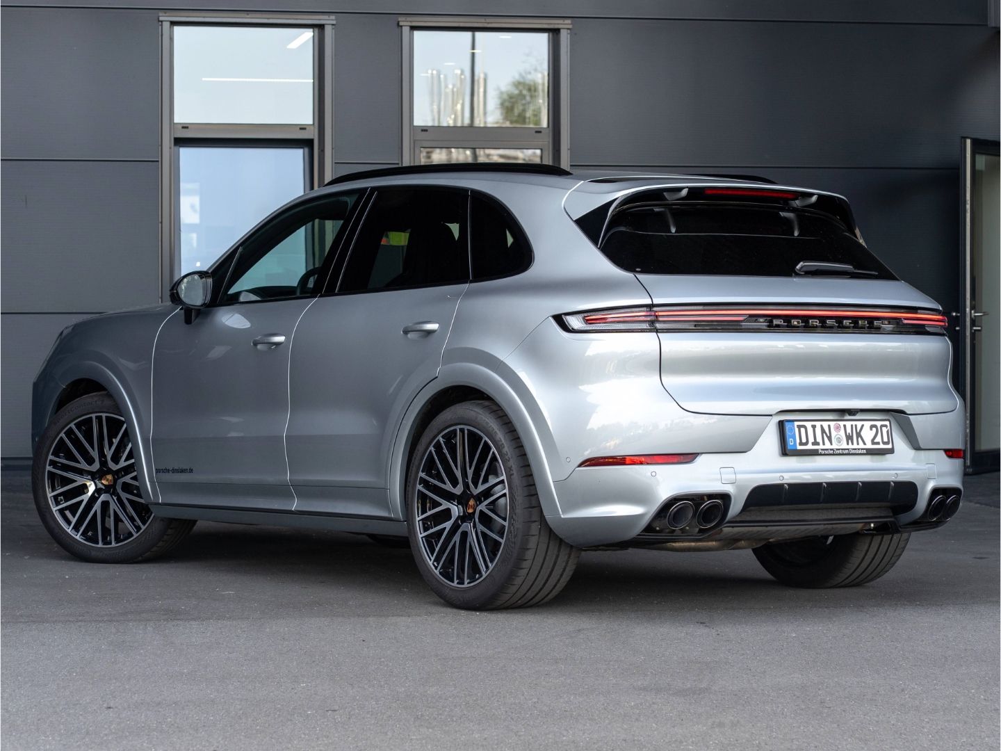 Porsche Cayenne Black Edition SportDesign Sportaga. 22'' imagem 3