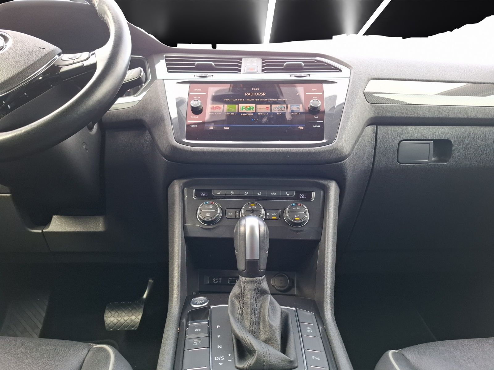 Fahrzeugabbildung Volkswagen Tiguan Allspace TDI Highline 4M DSG R-Line LED A