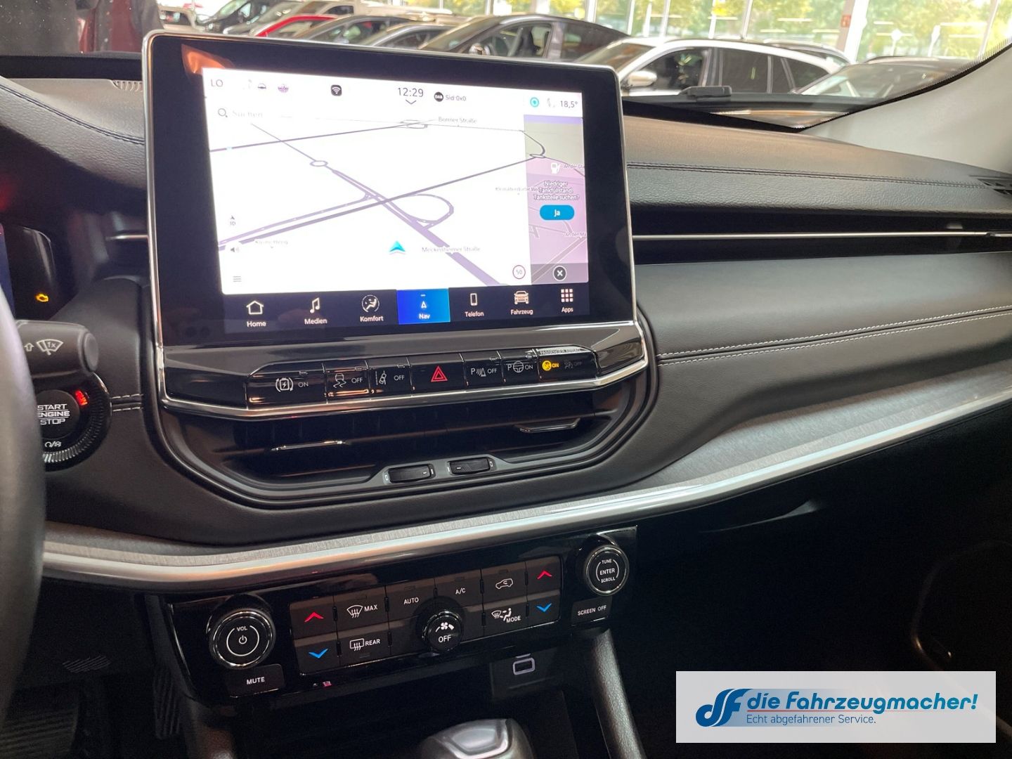 Fahrzeugabbildung Jeep Compass S Plug-In Hybrid 4WD Navi Soundsystem 36