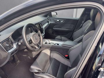 Volvo S60 Ultimate Dark AWD
