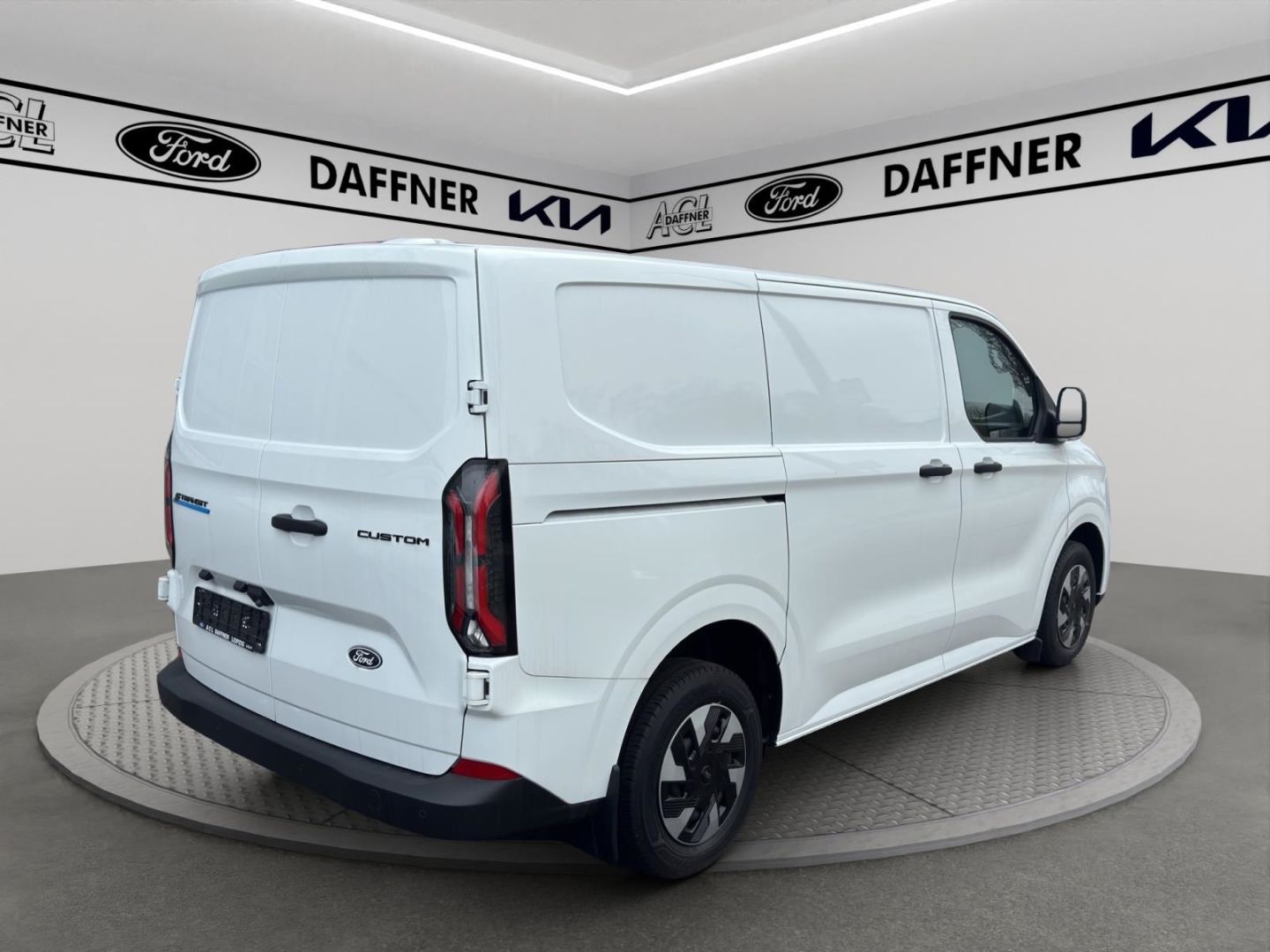 Fahrzeugabbildung Ford Transit Custom Kasten E 320 L1 Trend RWD Navi LE
