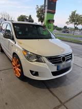 Volkswagen VW Routan , V6 , LPG - Volkswagen mit LPG-Antrieb: Kleinbus