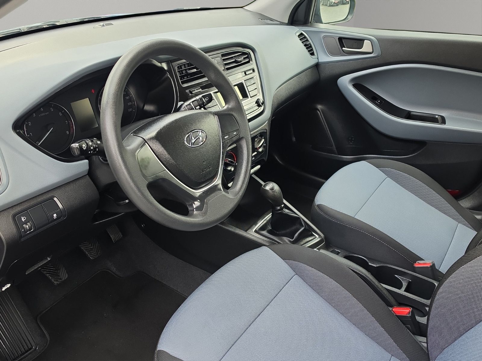 Fahrzeugabbildung Hyundai i20 Go AUS 1.HAND WENIG KM KLIMA