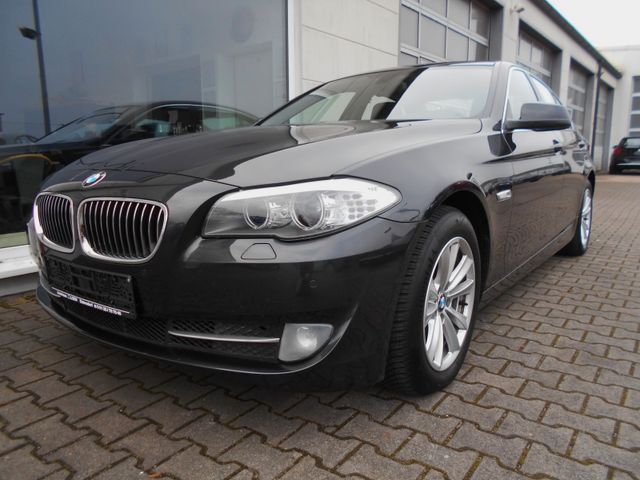 BMW 520iA 1.Hand 65`KM -XENON-TEMPOMAT-SITZHEIZUNG-