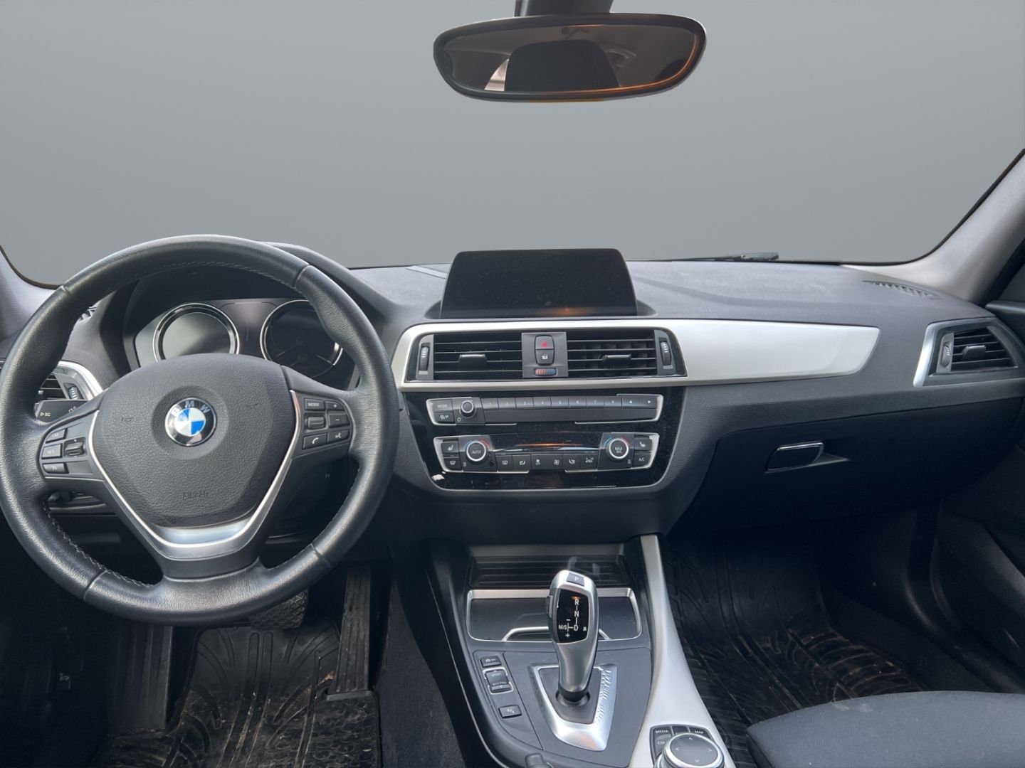 Fahrzeugabbildung BMW 118 i Advantage EU6d-T Navi Soundsystem Mehrzone