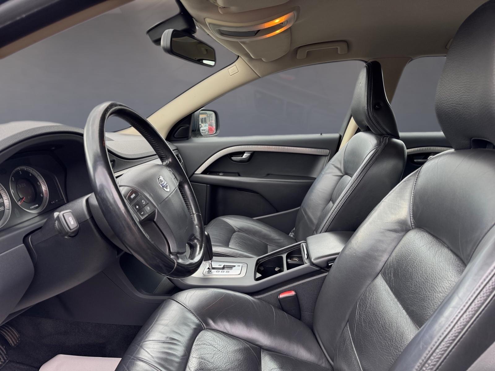 VOLVO XC70 2.4 D5 185CH MOMENTUM AWD