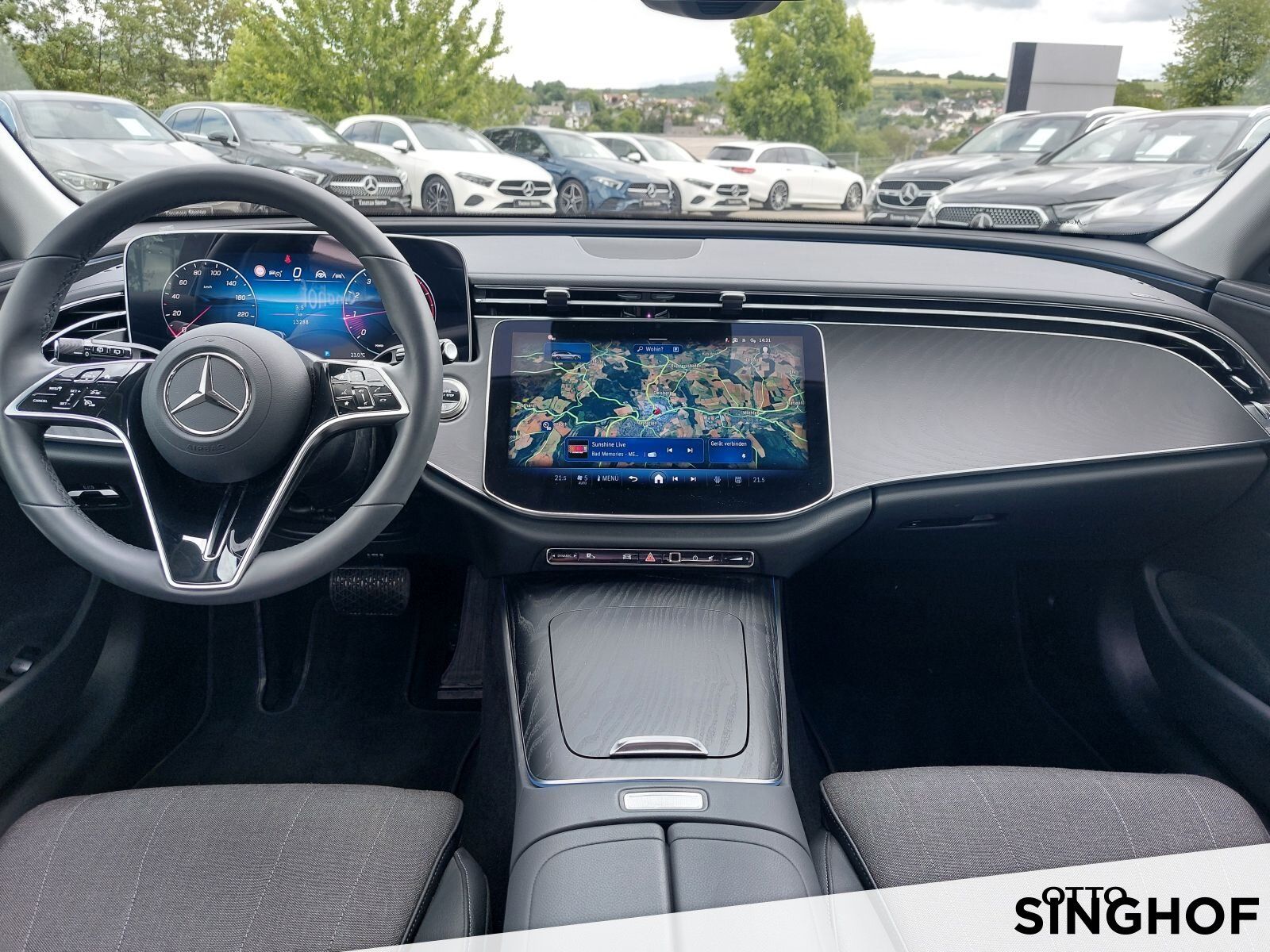 Fahrzeugabbildung Mercedes-Benz E 200 T Avantgarde +AHK+Distronic+Rü Kamera+LED+