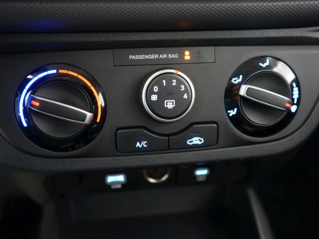 i10 FACELIFT TREND AT+NAVI+RÜCKFAHRKAMERA+SITZ-/