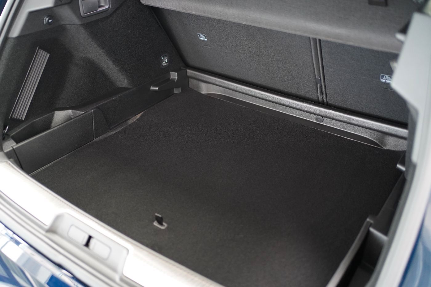 Fahrzeugabbildung DS Automobiles DS7 BlueHDi 130 EAT8 Opera Panorama Dach Leder