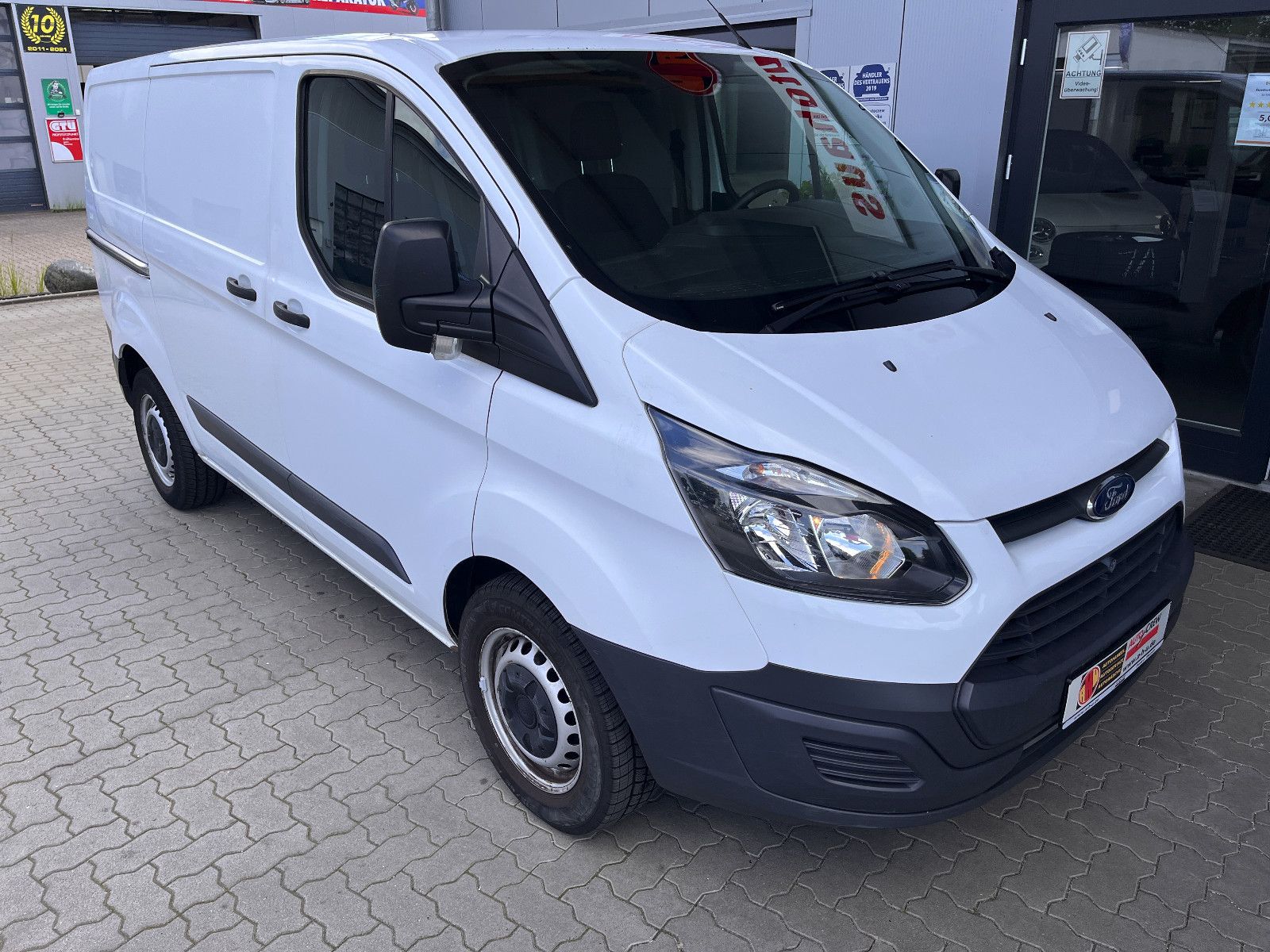 Fahrzeugabbildung Ford Transit Custom Kasten 270 L1