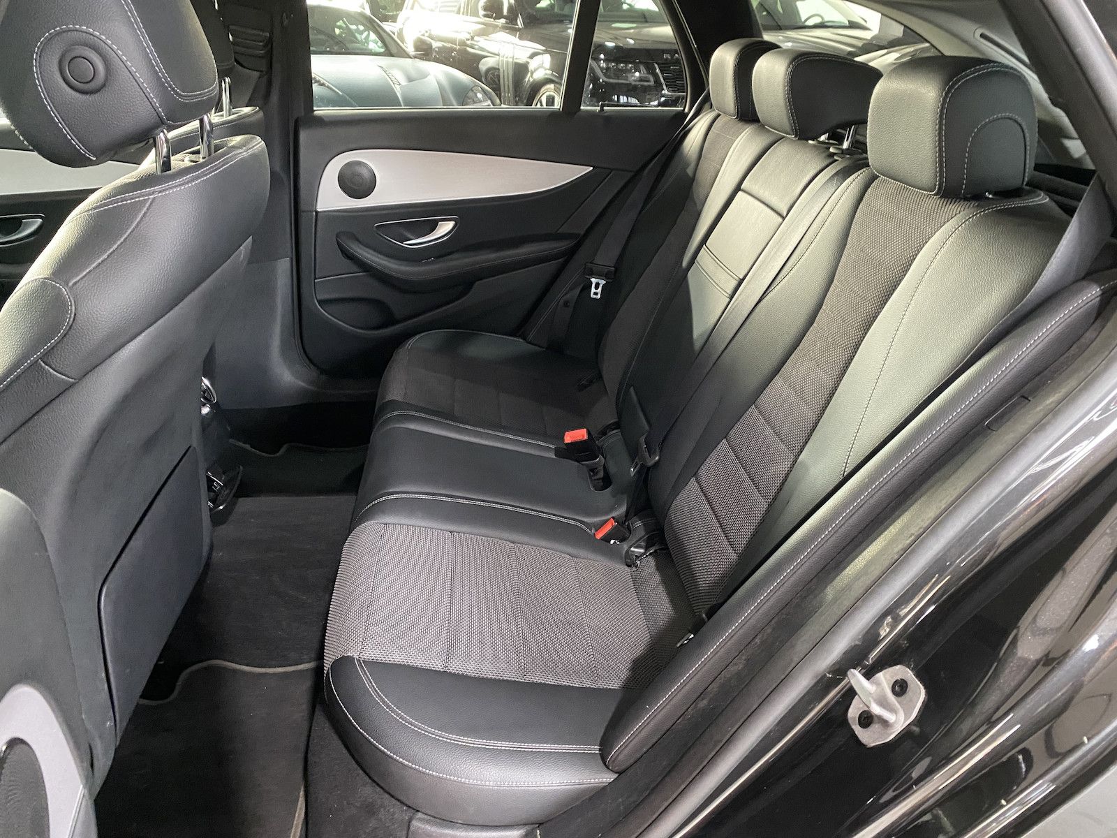 Fahrzeugabbildung Mercedes-Benz E 300 de 4-M T Avantgarde/WIDE/LED-HIGH/RFK/