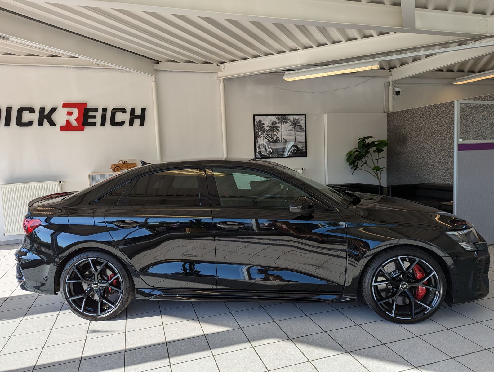 AUDI RS 3 2.5 TFSI quatt Matrix HUD Nappa Cam B&O 19" - Image 8