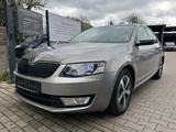 Skoda OCTAVIA 1.6 TDI STYLE BI-XENON NAVI *37.645 KM* - Skoda Octavia mit Diesel-Antrieb: Limousine, 1.6