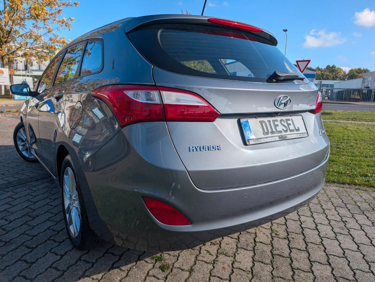 Hyundai i30 2014 — photo 13