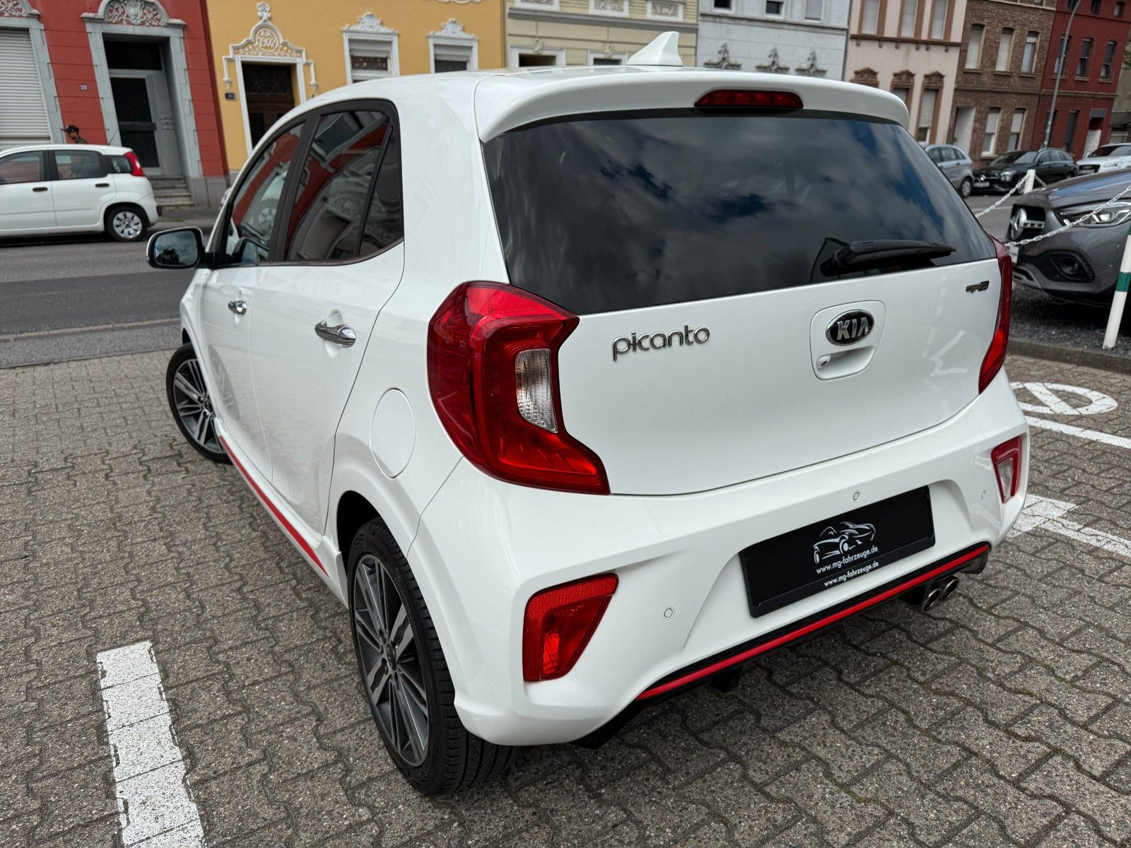 Fahrzeugabbildung Kia Picanto GT-Line LEDER NAVI AUTOMATIK KAMERA 1-HD