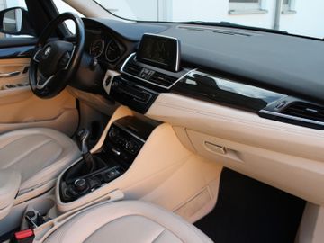 BMW 218 - 9