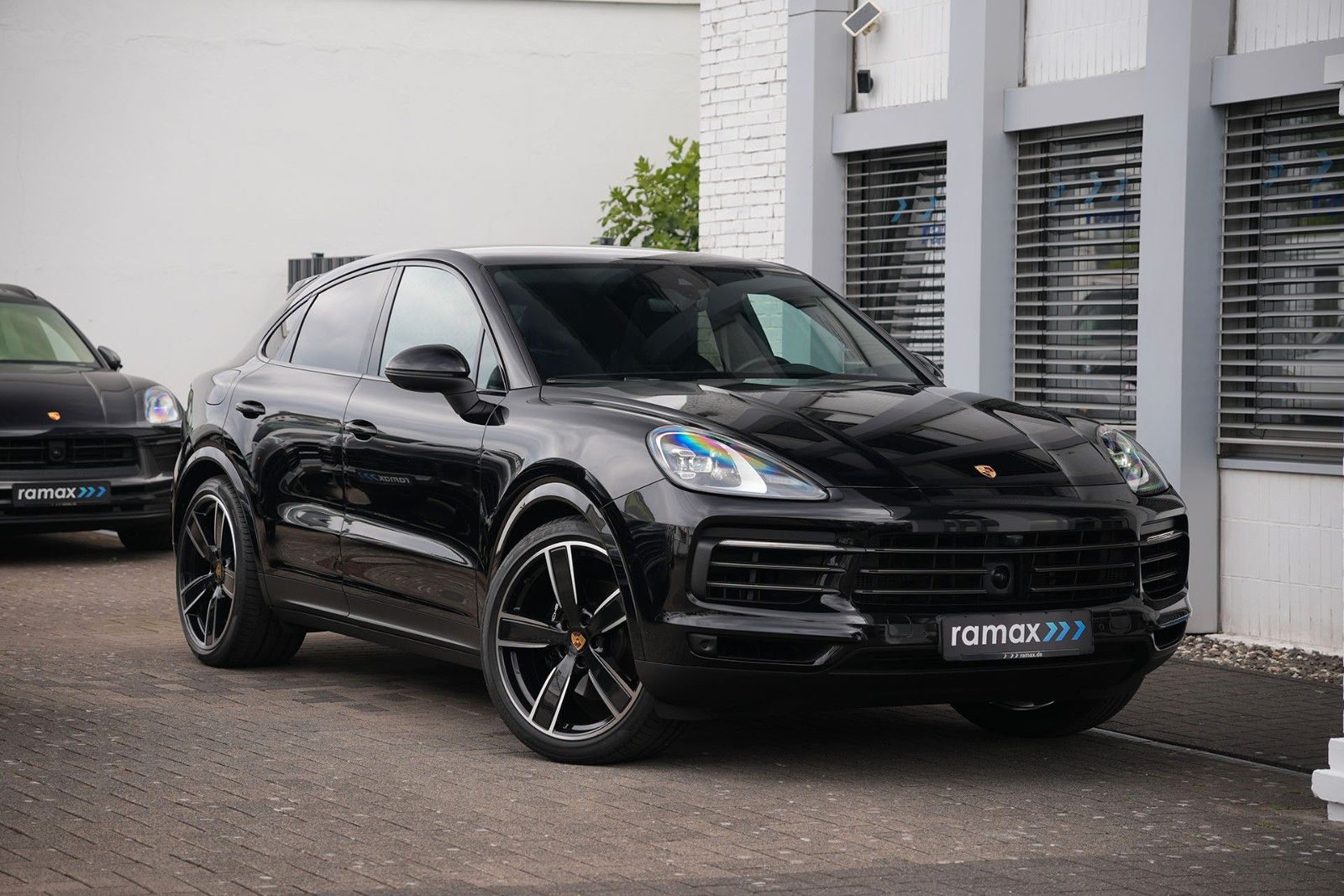 Porsche Cayenne E-Hybrid Coupé PLATINUM-INNO-SPORTABGAS