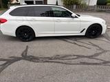 BMW 520d Touring A - Austauschmotor, AHK Sportpaket - mit Diesel-Antrieb: Kombi, Sportpaket