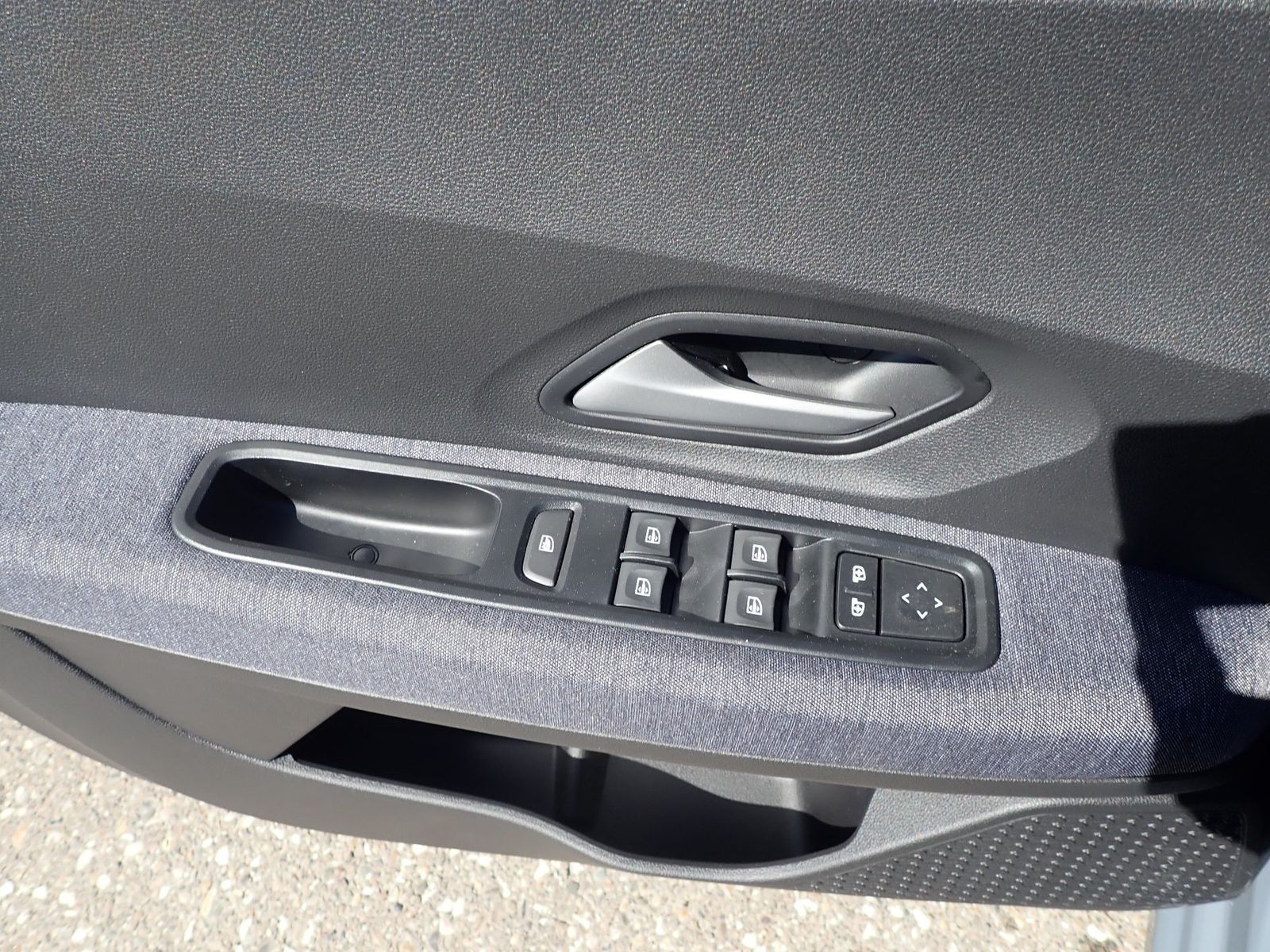 Fahrzeugabbildung Dacia Sandero Expression TCe 100