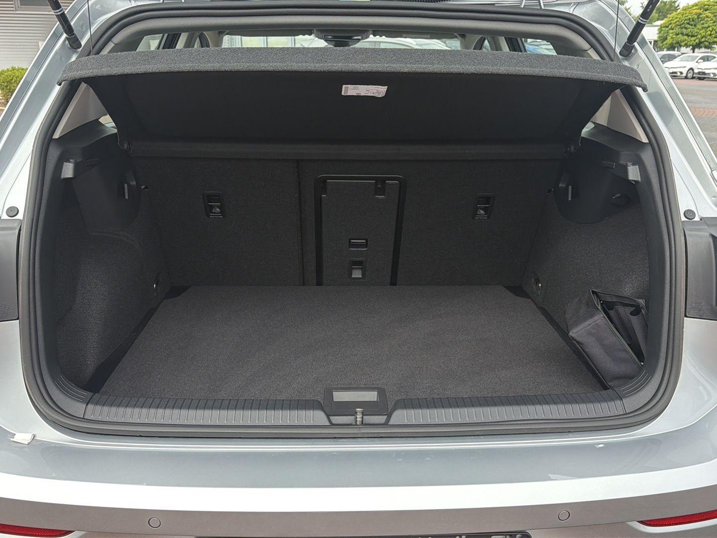 Volkswagen Golf VIII 1.5 TSI Life Ambiente Carplay LED RüKa, миниатюра 6