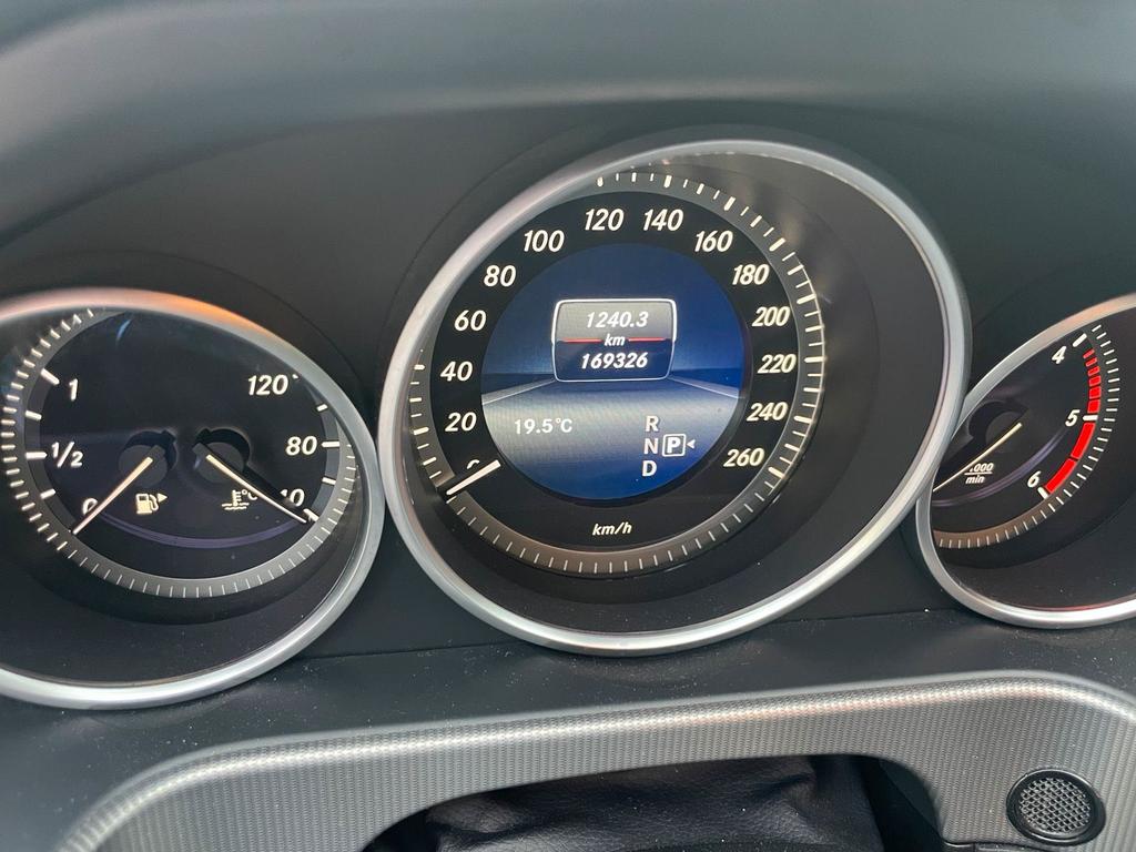 Mercedes-Benz E 220