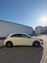 Mercedes-Benz A 250 AMG Line TOP Zustand! - Mercedes-Benz A 250 mit Benzin-Antrieb: Limousine, Automatik