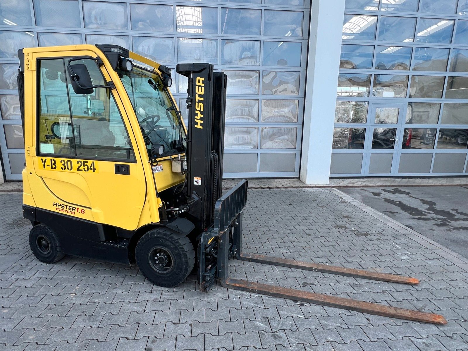 Fahrzeugabbildung Hyster H1.6 FT / Verstellgerät / HH: 4.45m / nur 812h