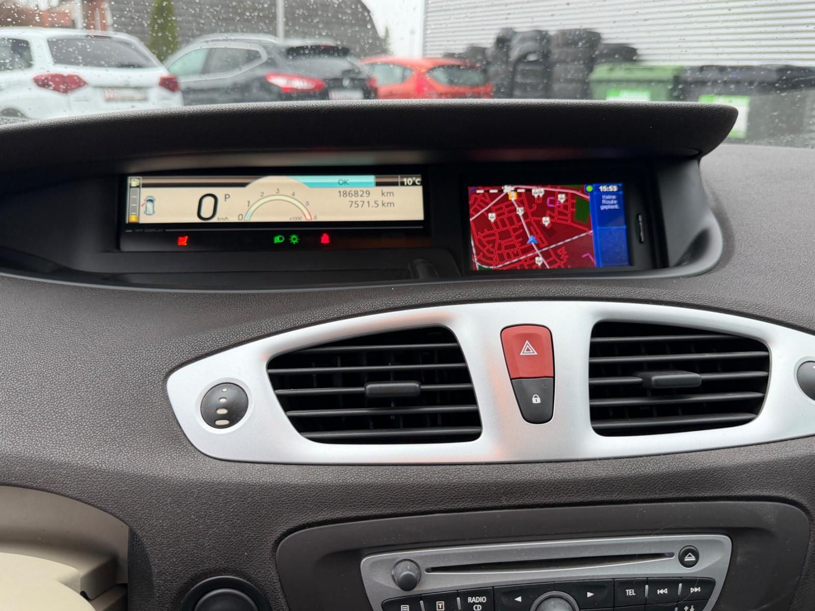 Renault Scenic 2010 — photo 17