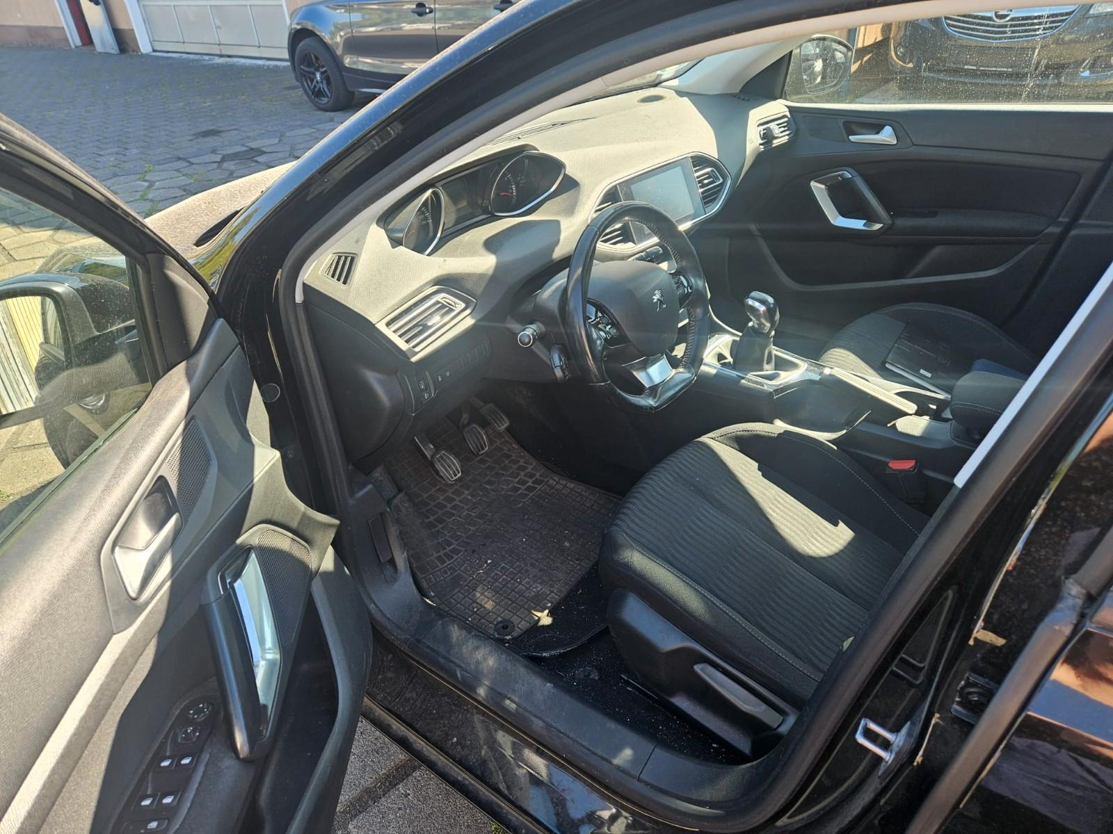 Peugeot 308 2015 — photo 5