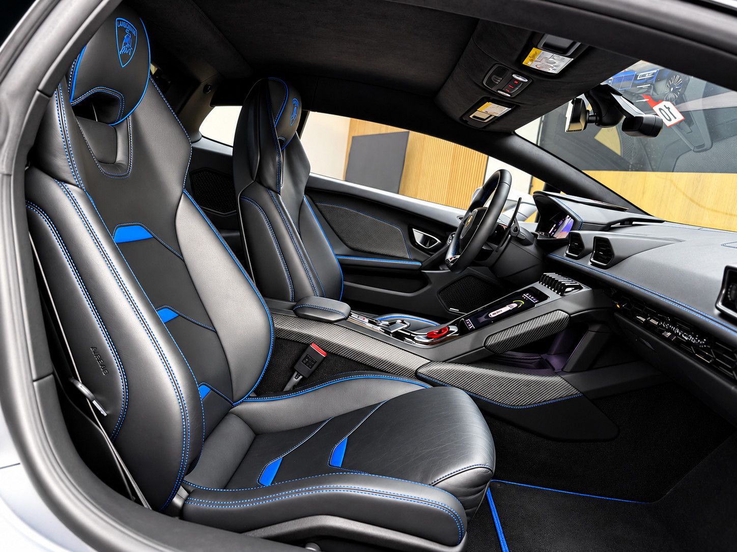 Fahrzeugabbildung Lamborghini Huracan Huracán EVO V10/LIFT/SENSONUM/KAMERA/ACC