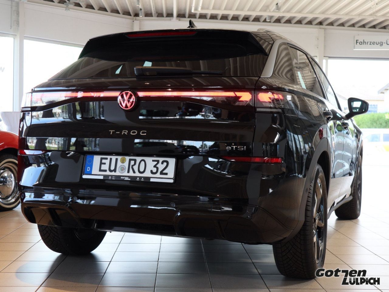 Fahrzeugabbildung Volkswagen T-Roc R-Line 1,5TSI LED-Matrix AHK DSG Navi Easy