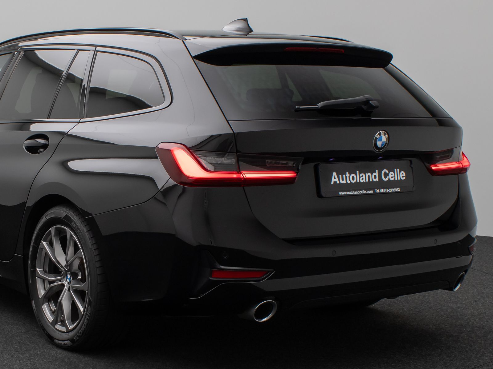 Fahrzeugabbildung BMW 320d Sport Line Panorama Laser HUD DAB HiFi AHK