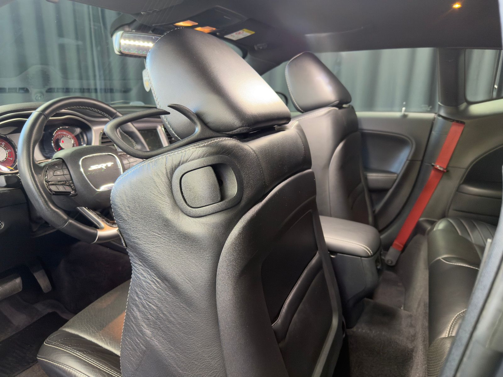 Fahrzeugabbildung Dodge Challenger SRT Hellcat |H/K|KW|GME