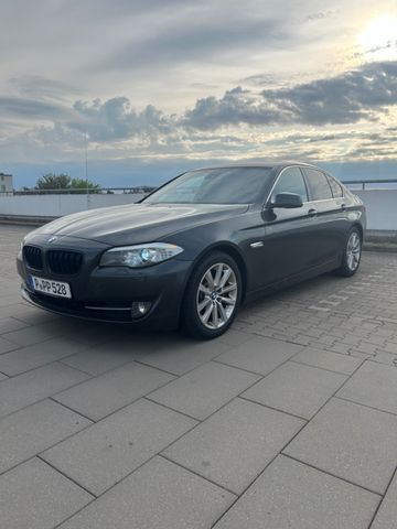 BMW 528i 