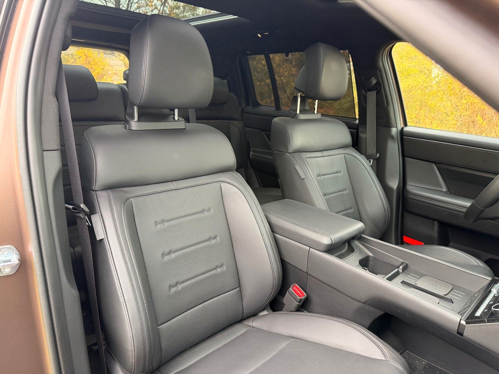 Fahrzeugabbildung Hyundai SANTA FE 1.6T-GDI HEV Blackline *Standhzg*AHK*