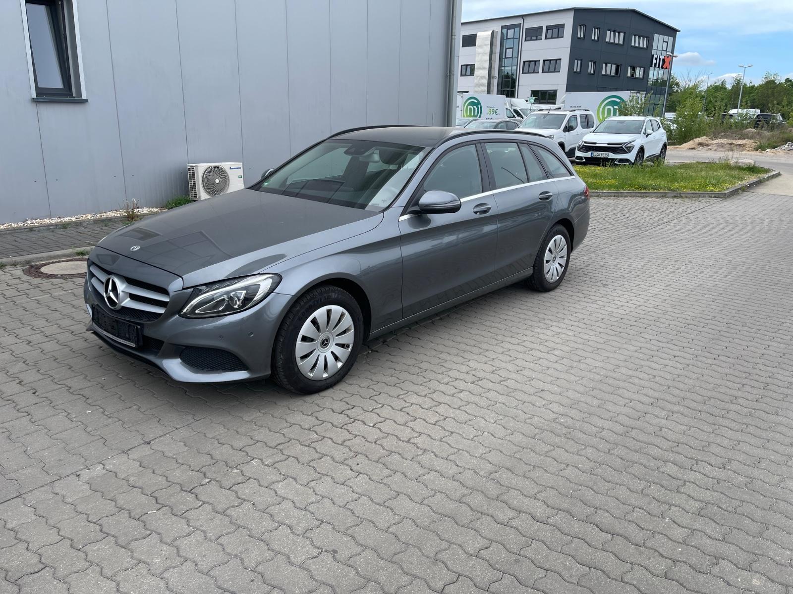 Mercedes-Benz C 180  CGI Automatik 9-Gang  Navi AHK