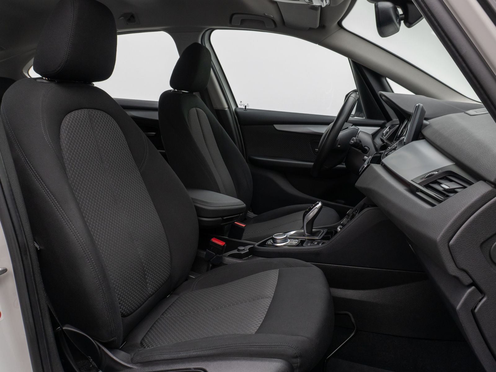Fahrzeugabbildung BMW 218d Kamera Navi HiFi AHK LED Geschwindigkeitsre
