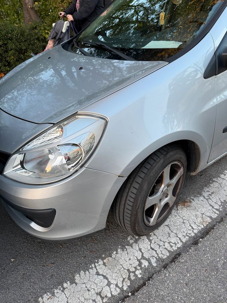 Renault Clio 2006 — двигун