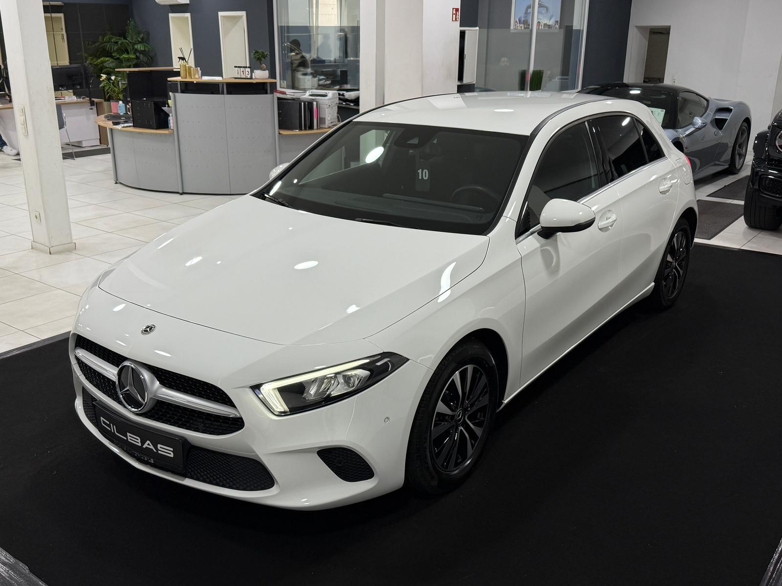 Mercedes-Benz A-Class d 8G STYLE*LED*T-LEDER*CARPLAY*8x BEREIFT*