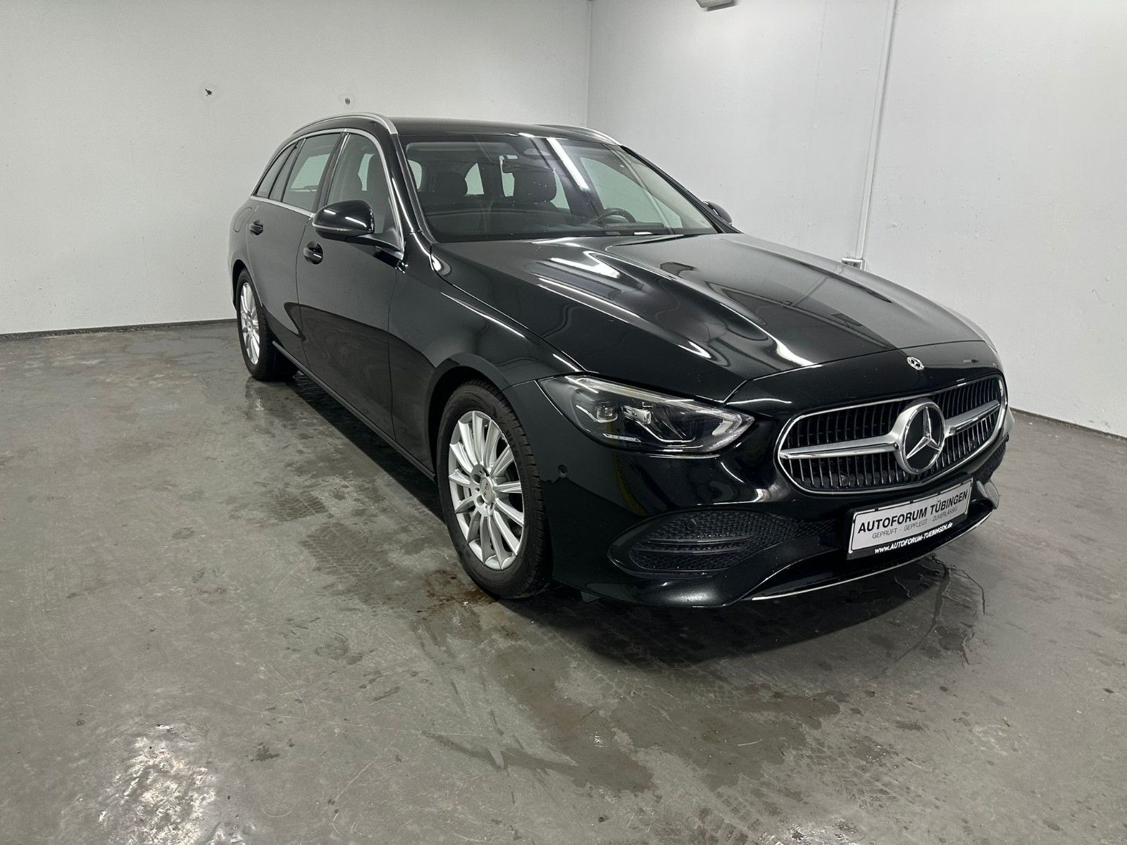 Fahrzeugabbildung Mercedes-Benz C 200 d T Autom. Avantgarde Standheizung