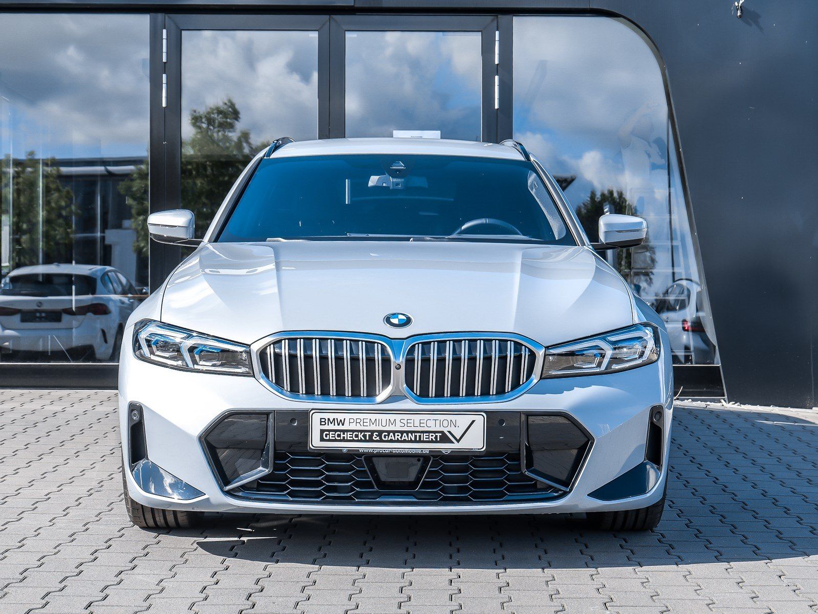 BMW 330 - Bild 8