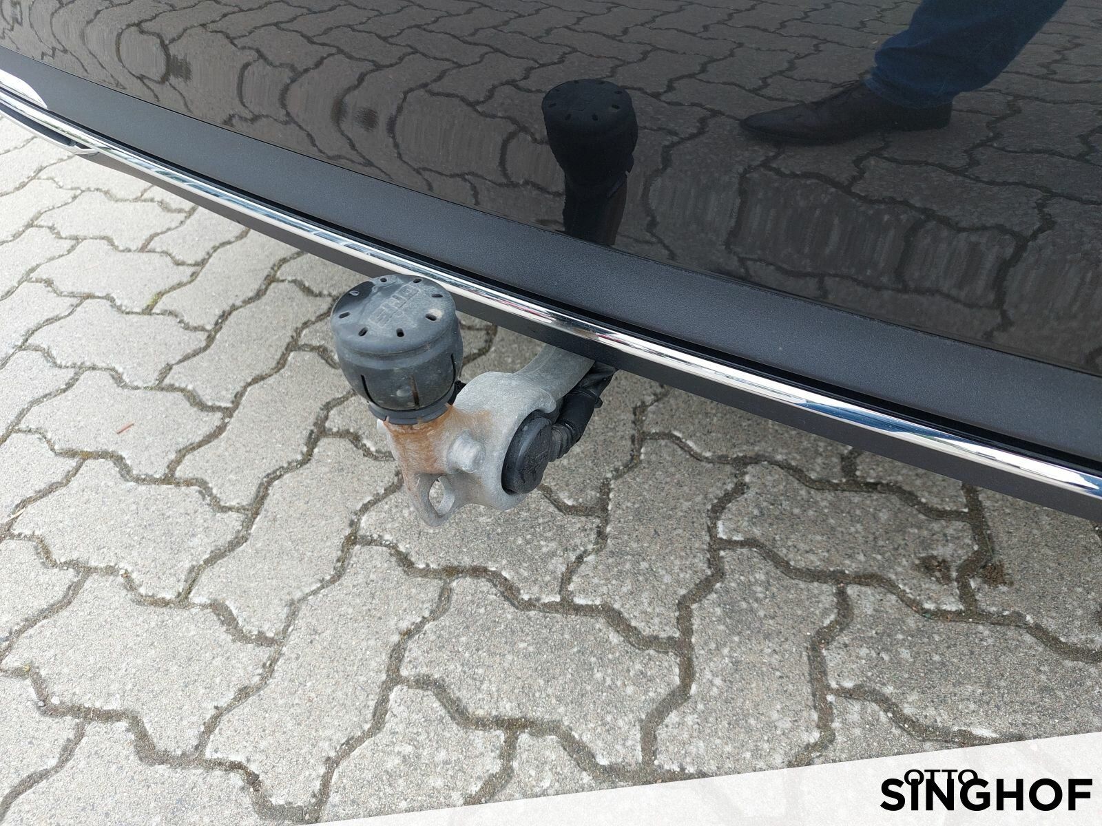Fahrzeugabbildung Mercedes-Benz E 220 d Avantgarde +AHK+Digital LED+Standhg+360°