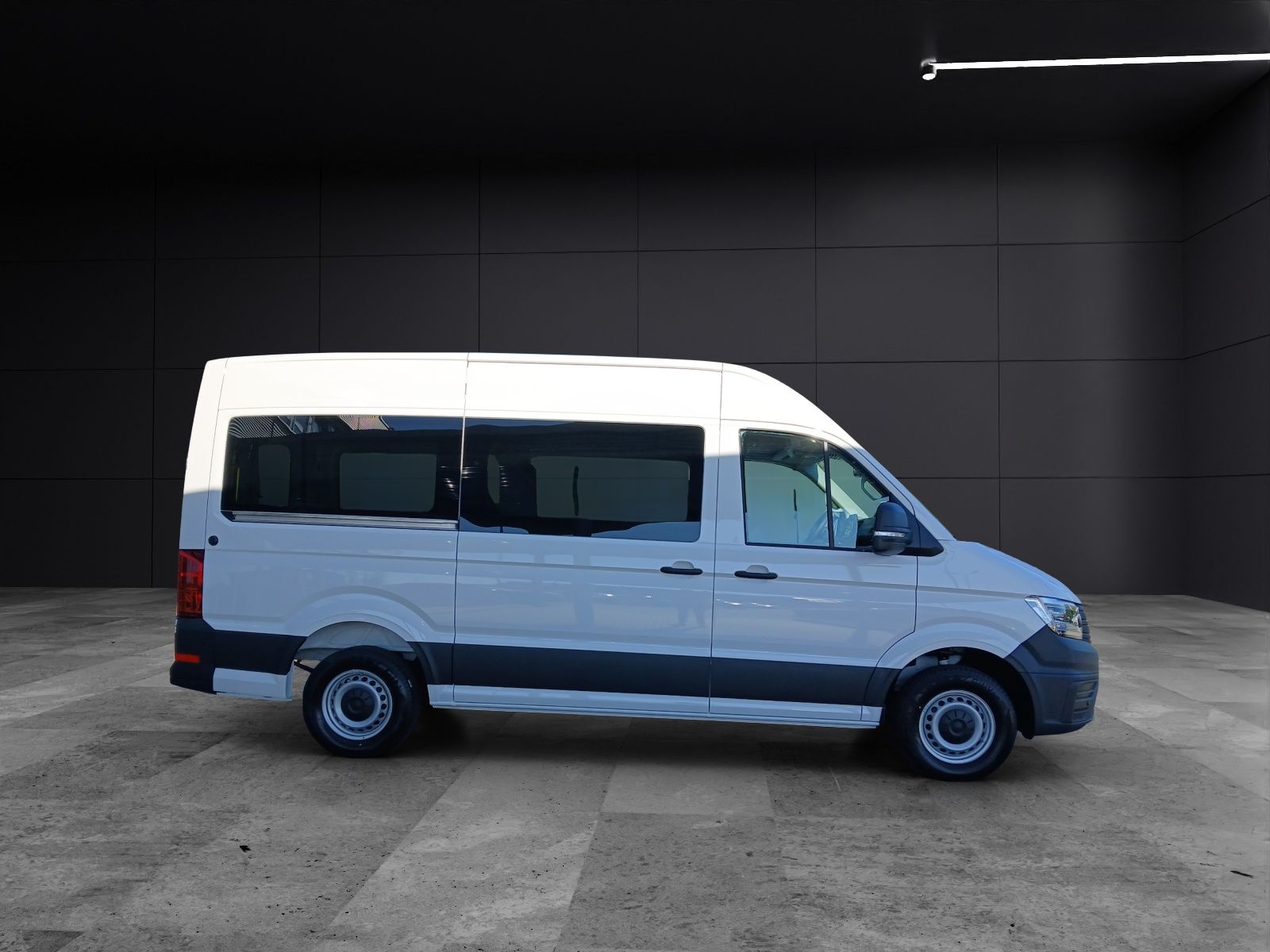 Fahrzeugabbildung Volkswagen Crafter Kasten TDI 130 kW MR 4 MOTION TLED RearV