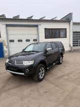 Mitsubishi L200 Intense Doppelkabine 4WD - graue Mitsubishi L200