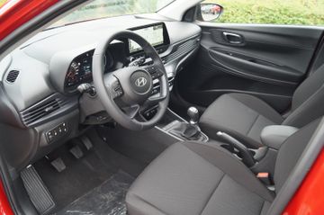 Hyundai i20 1.2 KLIMAAUTOMATIK-ALU16-NAVI-KAMERA-SHZG.-