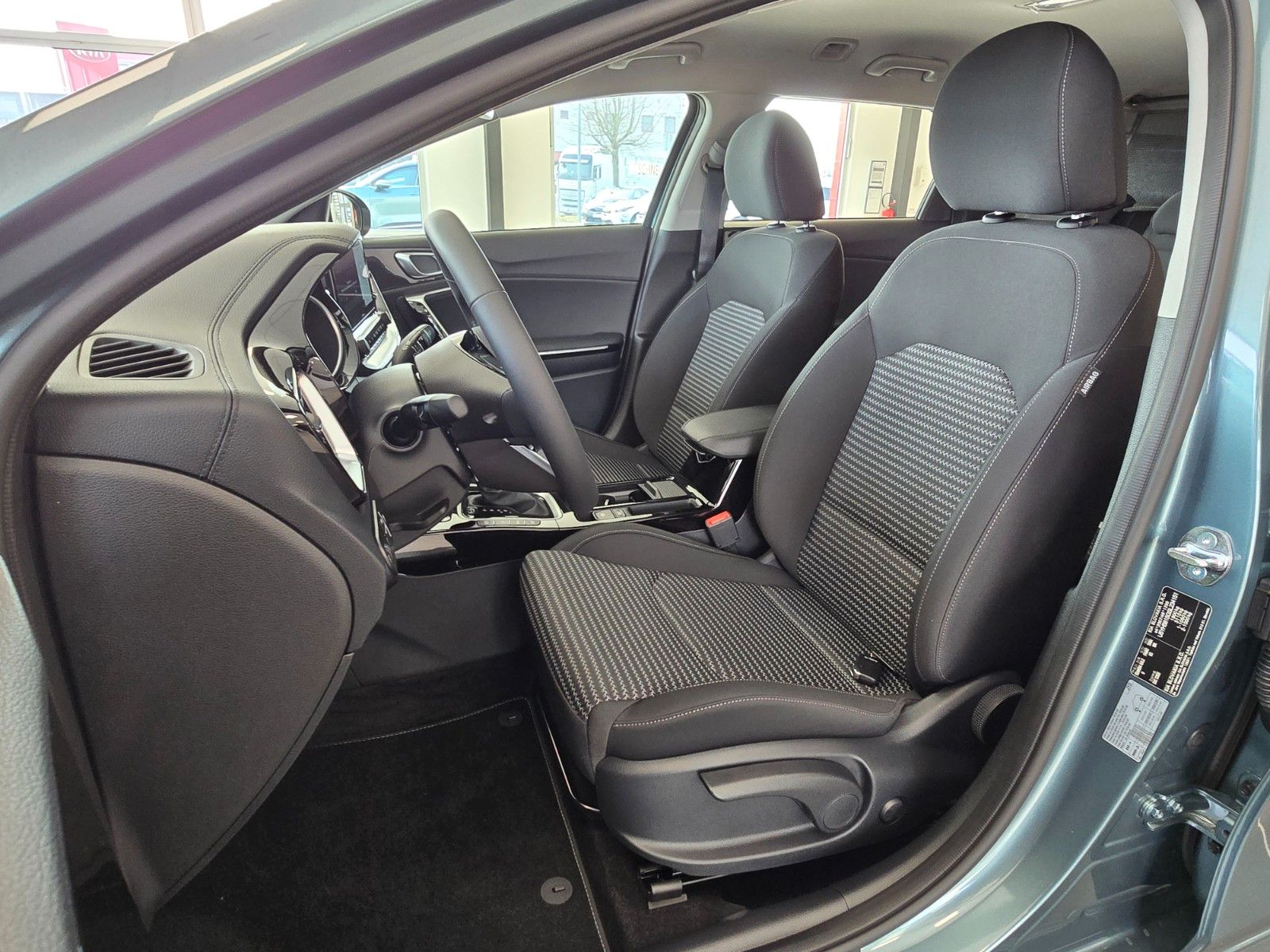Fahrzeugabbildung Kia CEED_SW 1.5T 48V DCT 140 ULTIMATE Navi Kamera