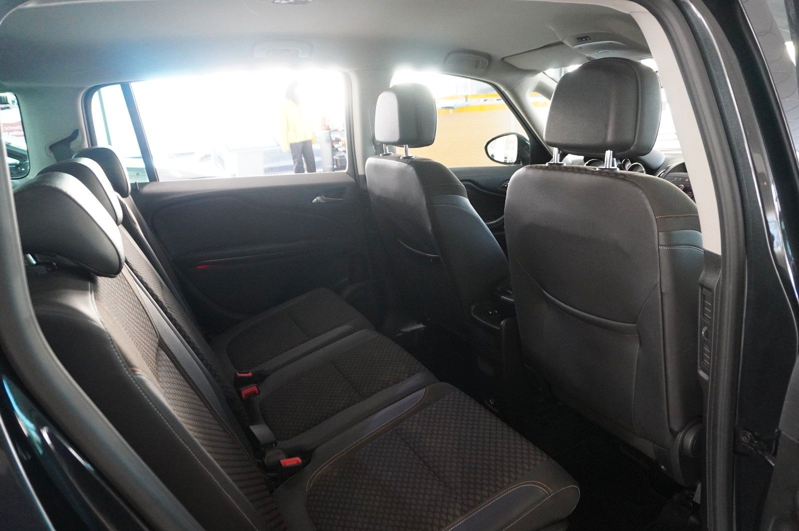 Fahrzeugabbildung Opel Zafira C Tourer 1.6 INNOVATION NAVI/BI-XENON/AHK