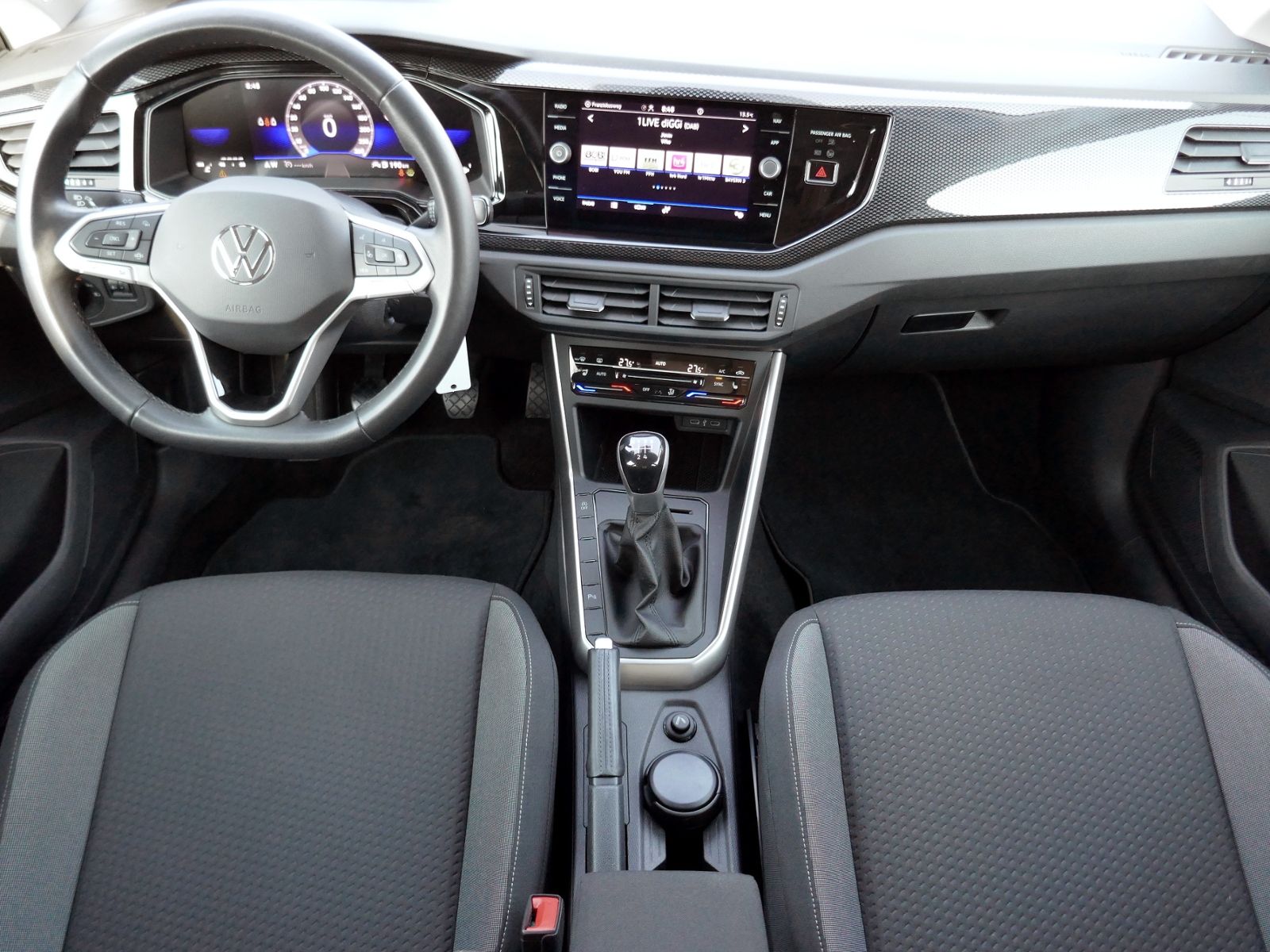 Fahrzeugabbildung Volkswagen Polo Life 1.0 MPI | LED RFK GRA Navi