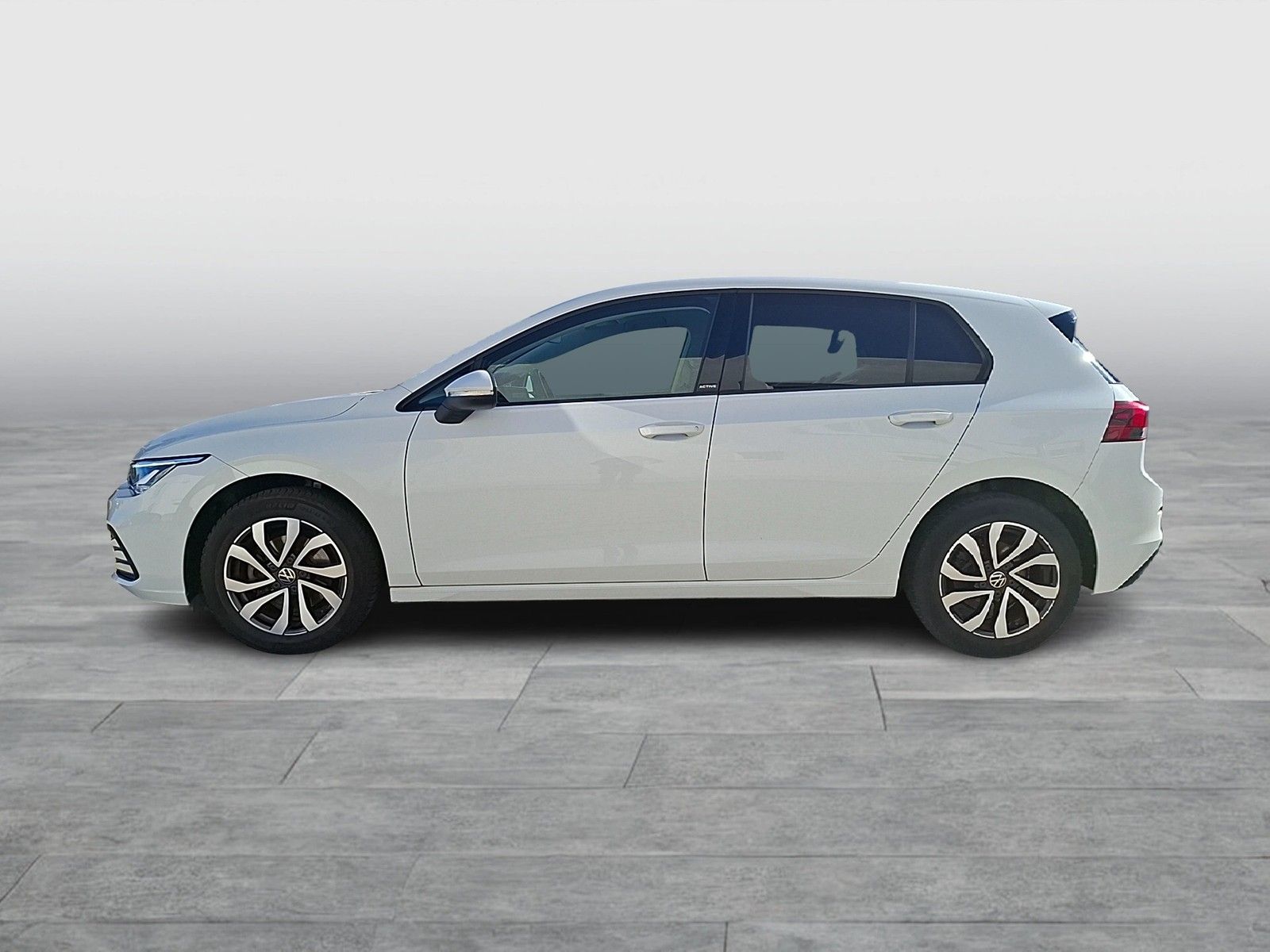 Fahrzeugabbildung Volkswagen Golf VIII TSI Active LED Navi AID SHZ PDC